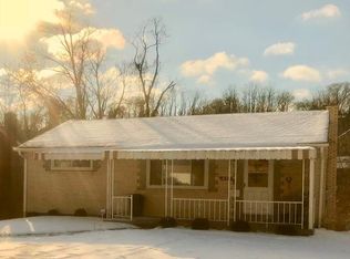 633 Donaldson Dr, Pittsburgh, PA 15226