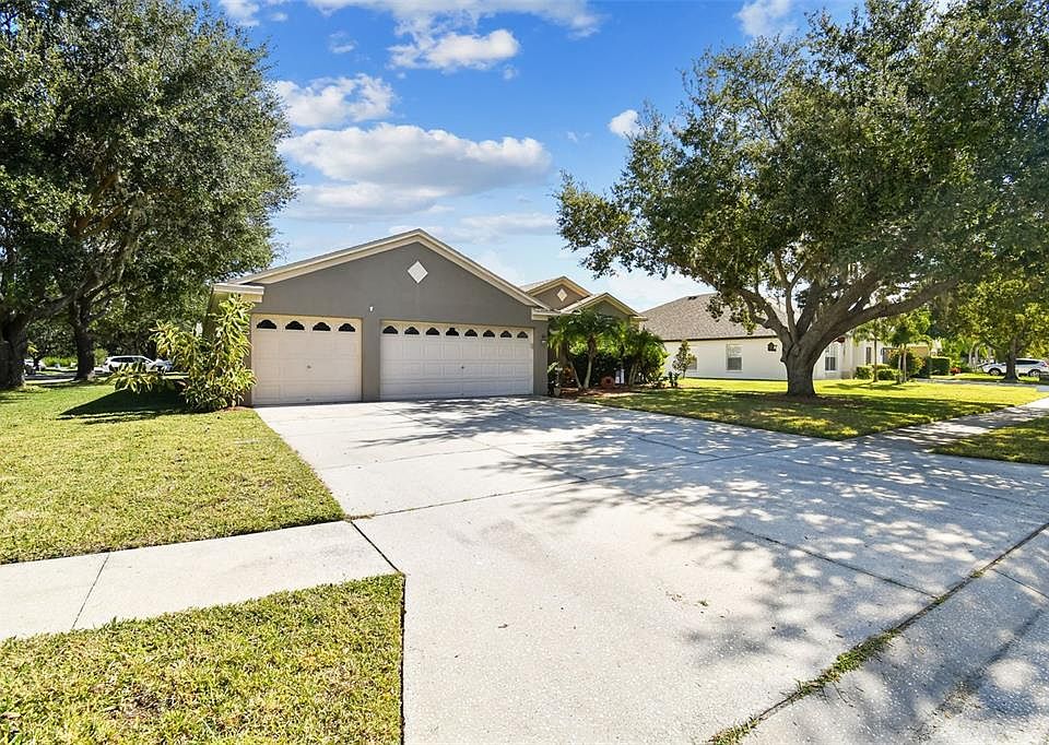 2nd image of 197191 Spring Willow Ct