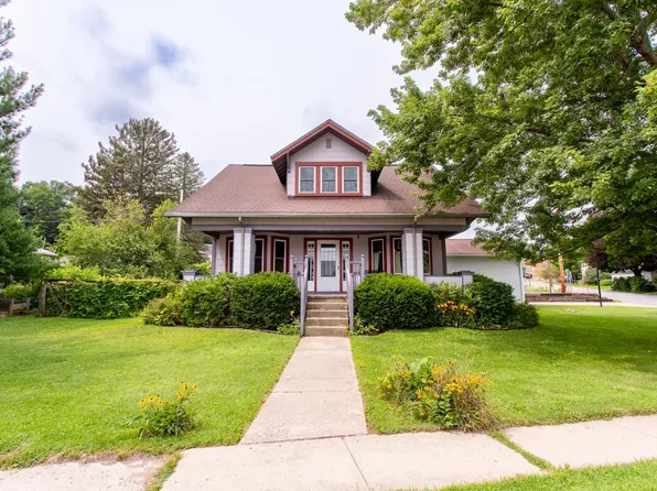801 Blake St, Blanchardville, WI 53516