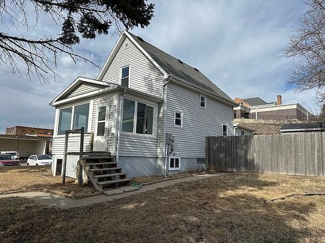 1st image of 36 1st St SE