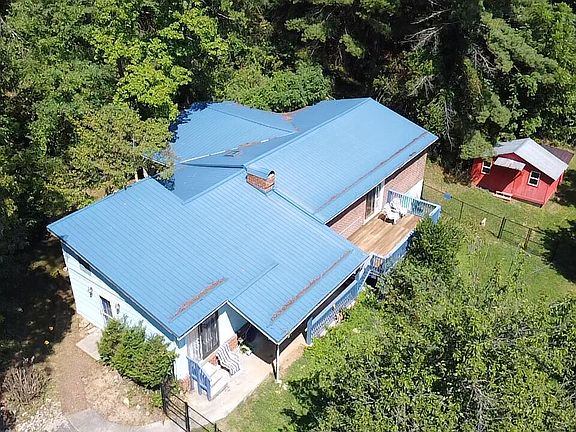 2nd image of 796 Piney Mountain Rd