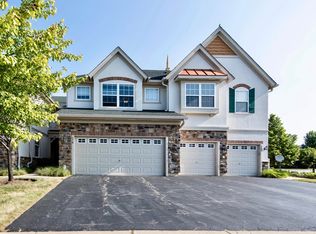 378 Bay Tree Cir, Vernon Hills, IL 60061