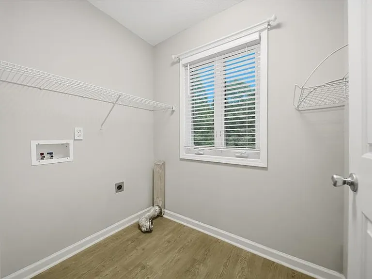 3261 White Oak Ct #J-3 — Photo 11