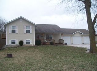 427 E Hughes Rd, Willard, MO 65781