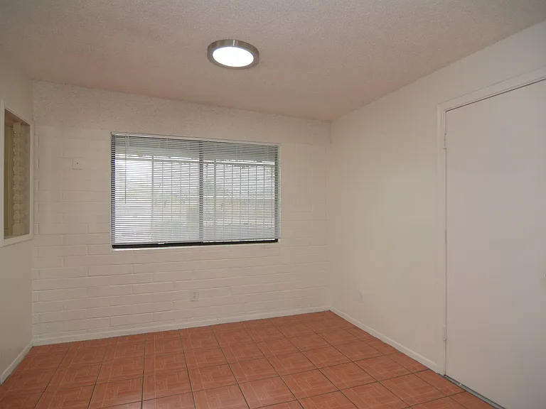 1074 W Pennsylvania Dr — Photo 7