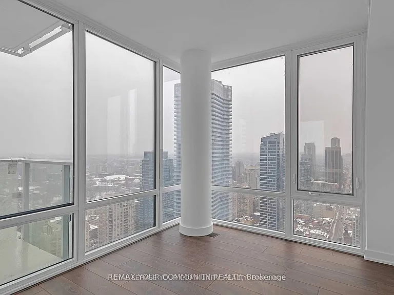 501 Yonge St #4802 — Photo 18