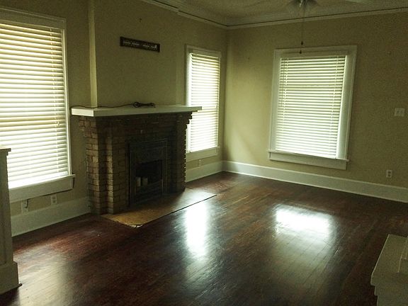 4th image of 1025 Granville Ct N