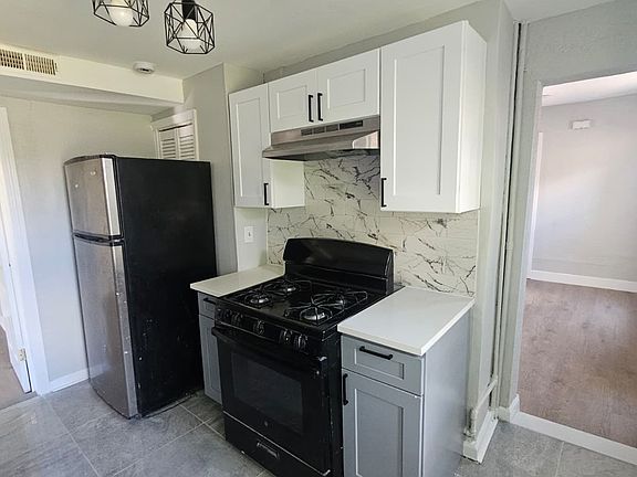 2nd image of 283 Presidential Blvd APT 2