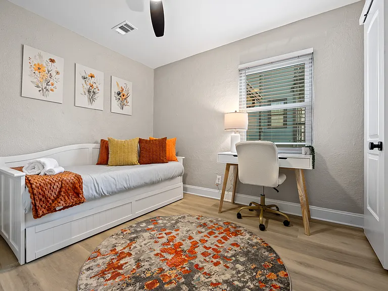 153 S Ave SE #1 — Photo 12