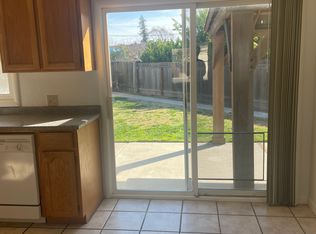 2015 Edmart St, Escalon, CA 95320