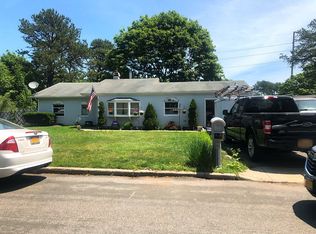 91 Corbin Ave, East Patchogue, NY 11772