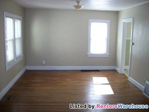 4th image of 1113 16th Ave S
