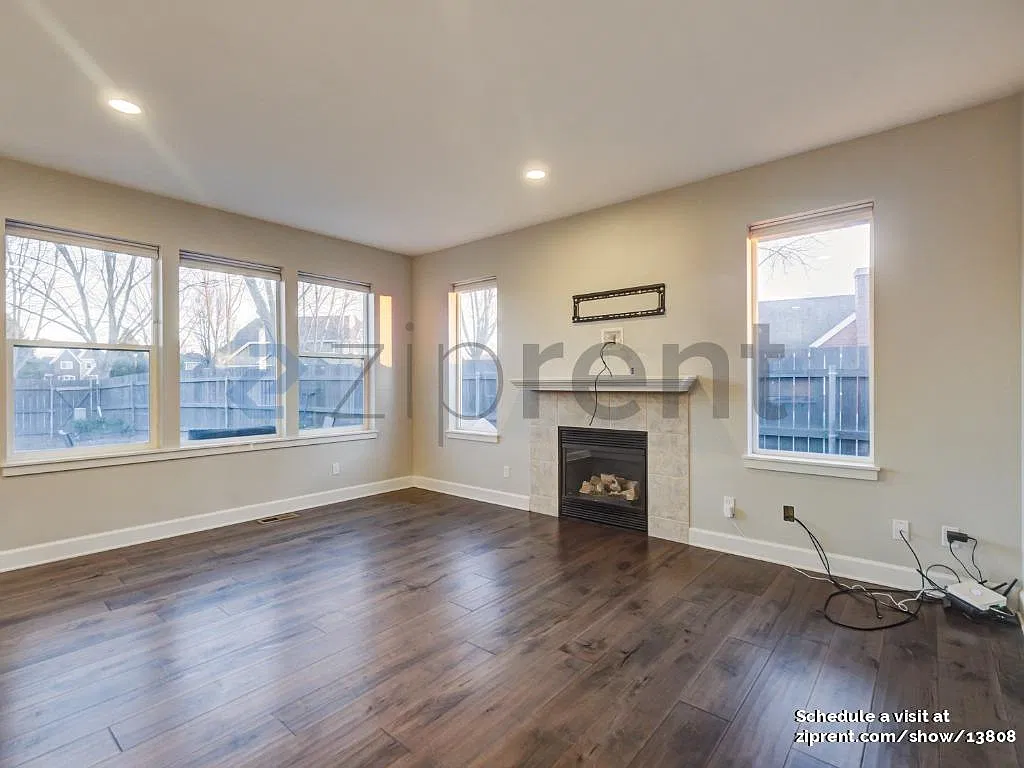 3 bed, 1325 sqft, $2,250 — Photo 2
