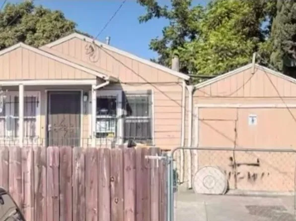 9820 B St, Oakland, CA 94603