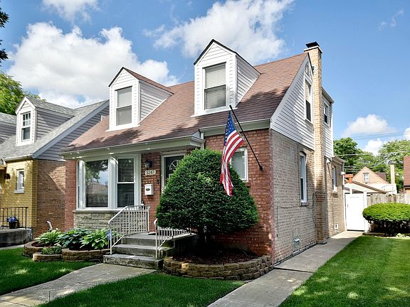2nd image of 3247 N Plainfield Ave