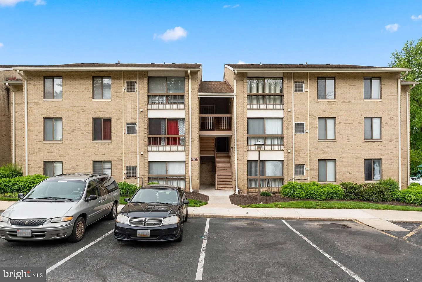 2 bed, 1.0 bath, 938 sqft, $1,900 — Photo 1