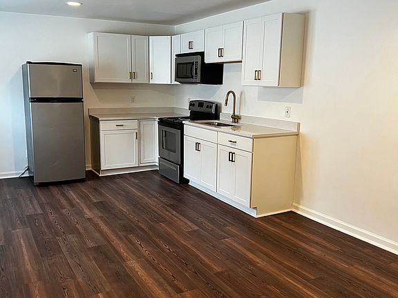 2nd image of 1535 S Randolph St #1