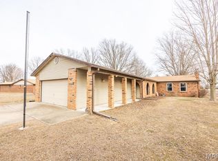 2266 Kaiser Rd, New Athens, IL 62264