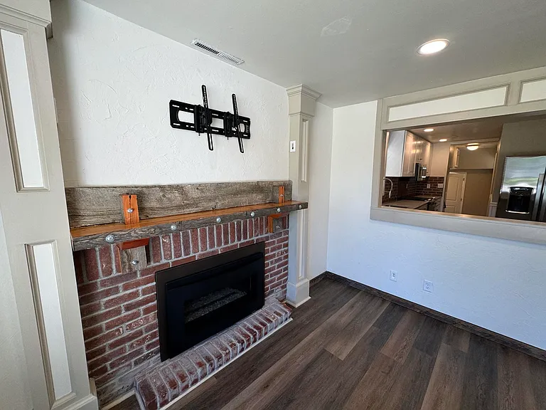 302 N 5th Ave — Photo 12