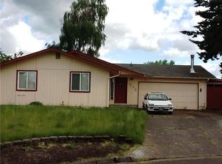 590 N 6th Pl, Harrisburg, OR 97446