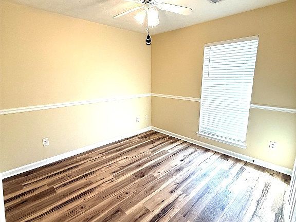 4th image of 443 River Oaks Dr