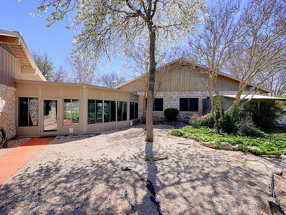 5th image of 257 Encino Loop