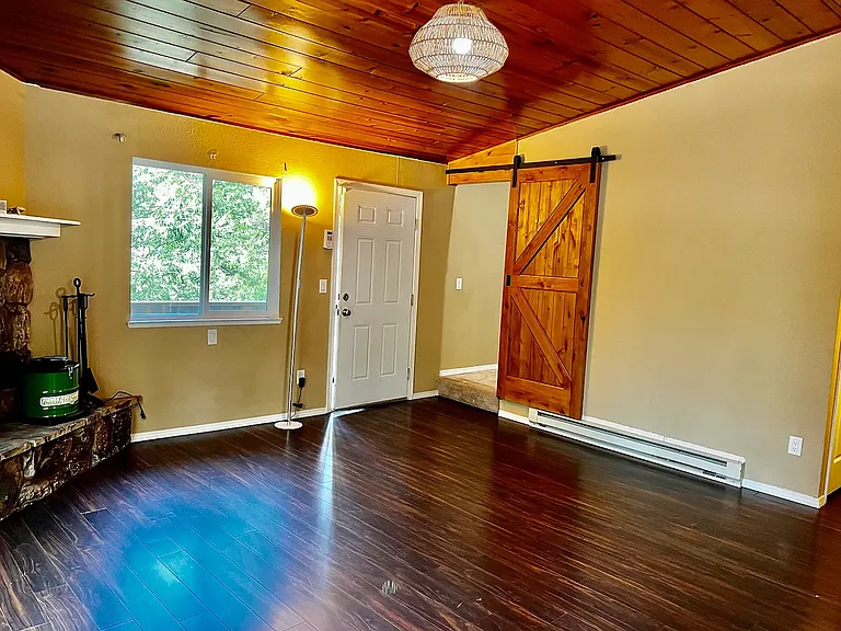 22400 Broken Bough Ln — Photo 3