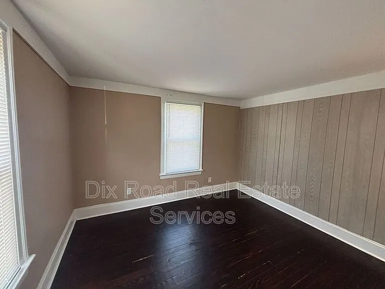 332 Hudson Ave — Photo 35