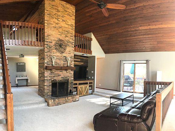 2nd image of 946 Norwood Ct