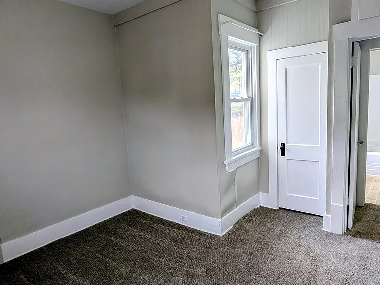 2400 11th St SW — Photo 14