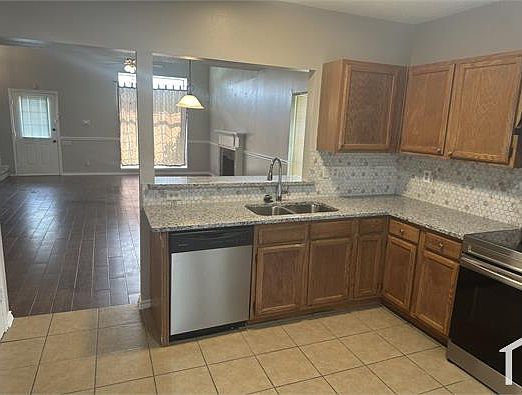 3rd image of 407 Chancellorsville Dr