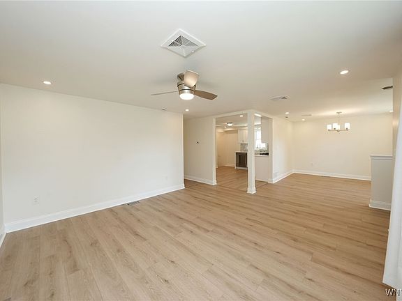 5th image of 14 Cheryl Rd