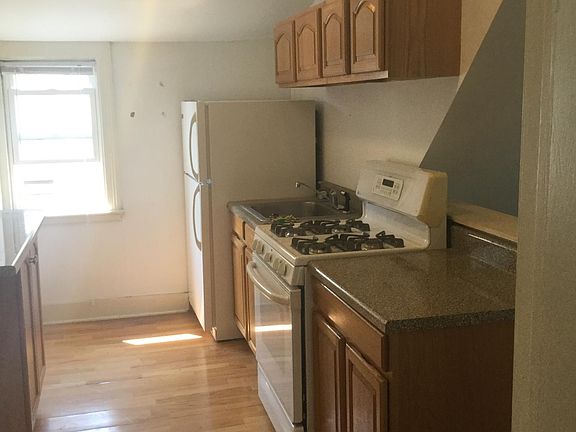 4th image of 171 Norwood Ave #5