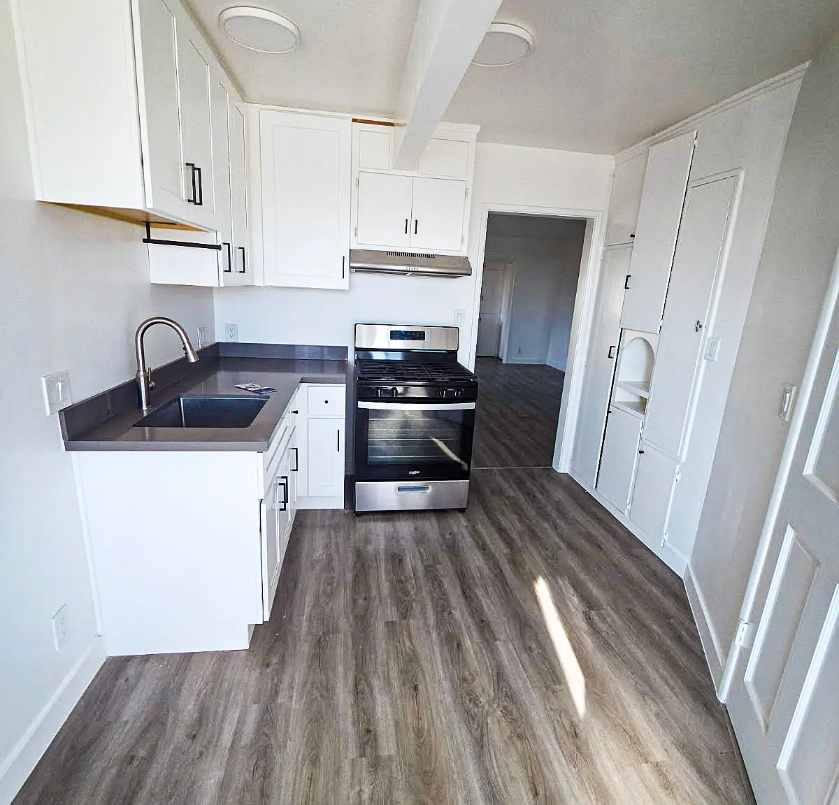 2624 Lake Ave — Photo 1