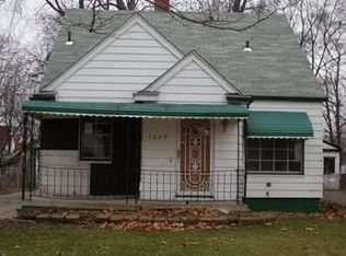 9229 Stout St, Detroit, MI 48228