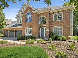 8709 Shade Tree Cir, Crystal Lake, IL 60014