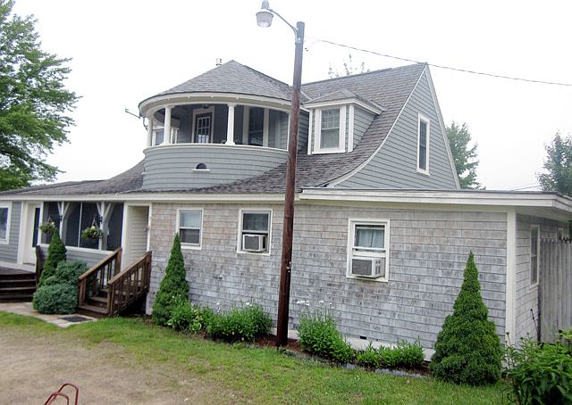 2nd image of 354 Weirs Blvd