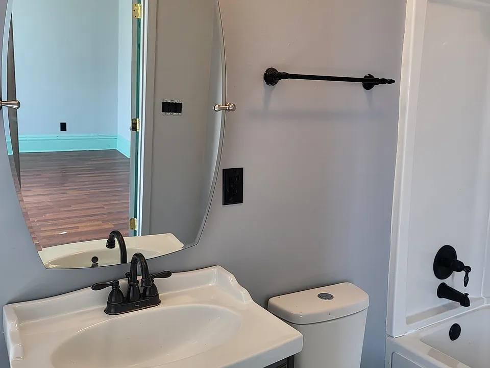 241 Jefferson Ave #2