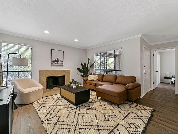 4th image of 9600 Golf Lakes Trl APT 2019