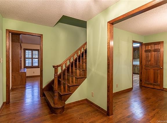 3rd image of 1407 Merrimont Ave
