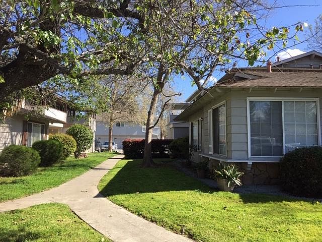 2nd image of 1980 Southwest Expy APT 2