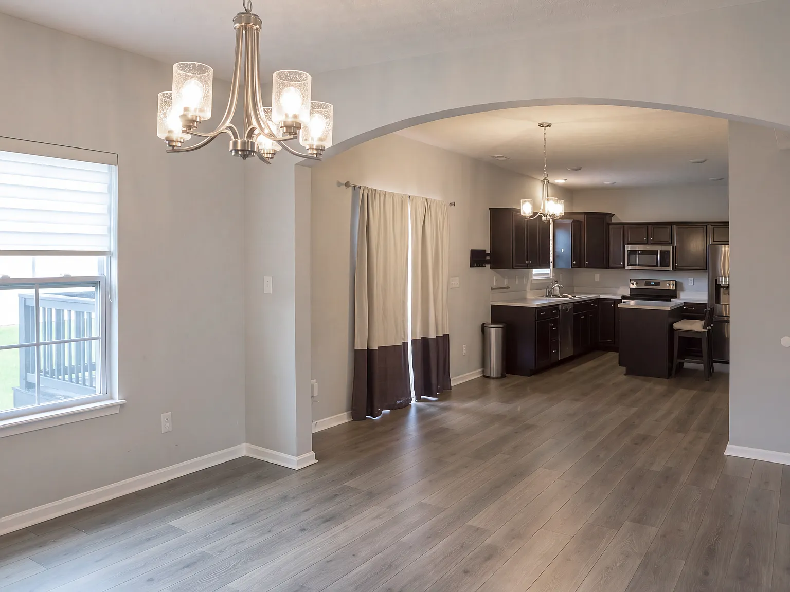 4 bed, 2.5 bath, 2268 sqft, $2,595 — Photo 3