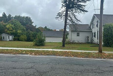3rd image of 309 Parker St