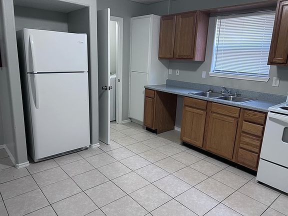 4th image of 2316 W Elisa Ln #7