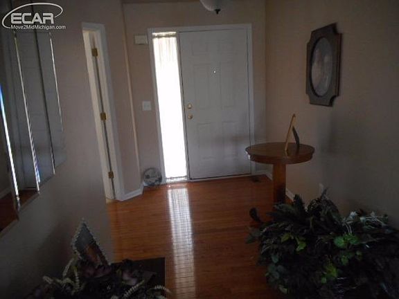 4th image of 5119 Sandalwood Cir