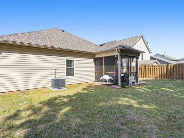 1308 Kensington Blvd, Calera, AL 35040