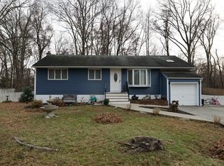 8 Sylvan St, Lincoln Park, NJ 07035