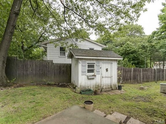 4th image of 45 Chatham Dr