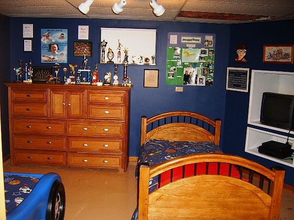FIFTH BEDROOM