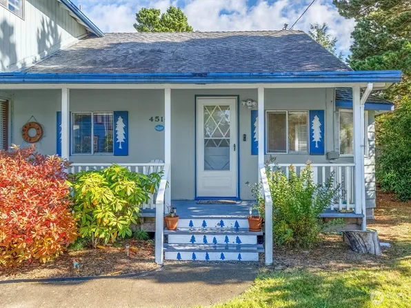 4514 L Place, Seaview, WA 98644